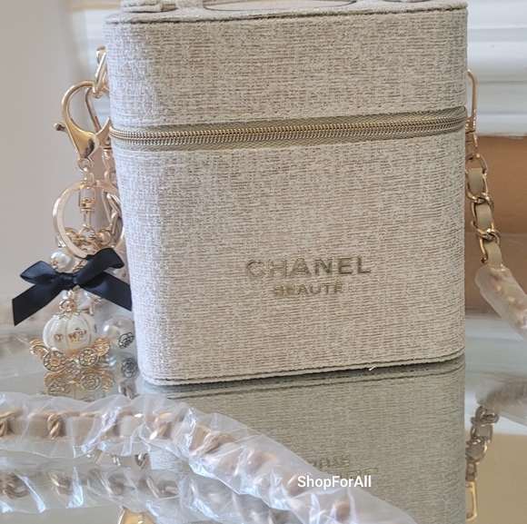 Chanel - Picture 8 of 16